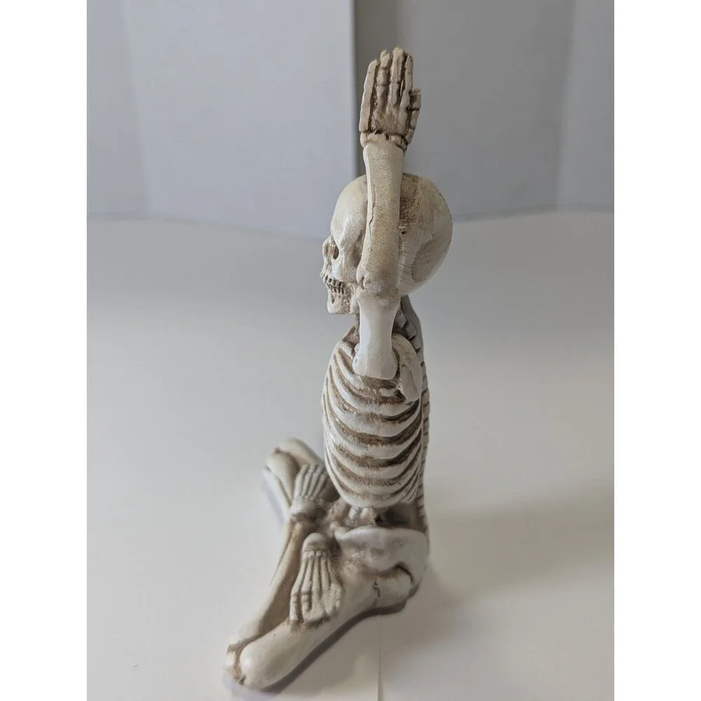 Yoga Skeleton Figurine Resin Meditation Namaste Gothic Halloween Decor